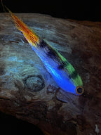(R) Red Tail Perch